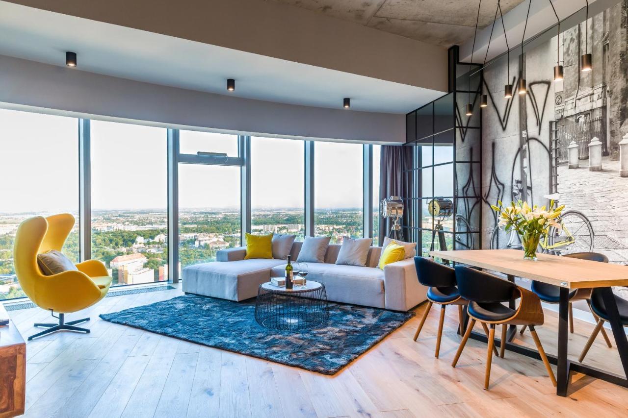 Apartamenty Sky Tower Wrocław Buitenkant foto
